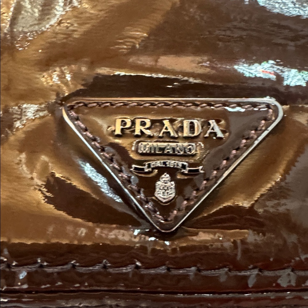 Prada patent leather handbag - Picture 6 of 12